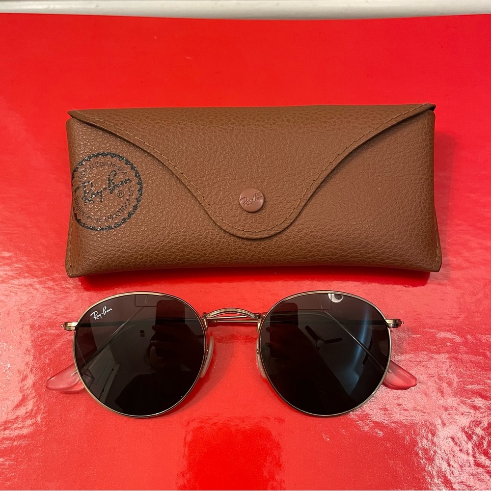 Ray-Ban Round Metal sunglasses in gold